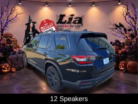 More photos of 2026 Honda Pilot Black Edition at Lia Honda Williamsville, NY