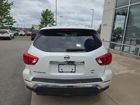 More photos of 2019 Nissan Pathfinder SL at Lia Honda Williamsville, NY