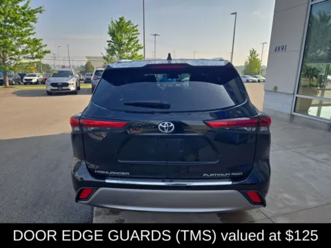 More photos of 2021 Toyota Highlander Platinum at Lia Honda Williamsville, NY