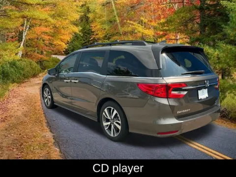 More photos of 2022 Honda Odyssey Touring at Lia Honda Williamsville, NY