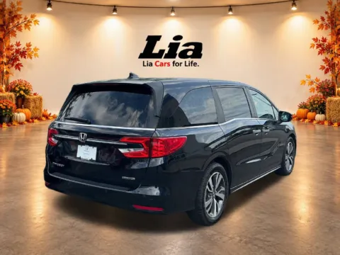 Another view of 2022 Honda Odyssey Touring for sale in Buffalo, NY at Lia Honda Williamsville