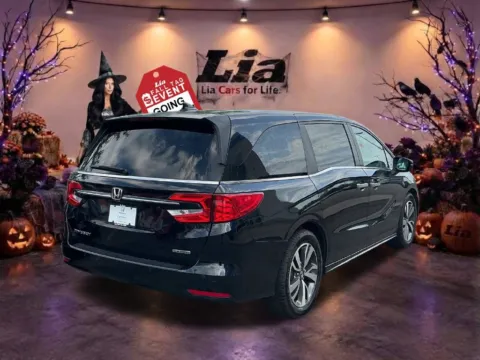 Another view of 2022 Honda Odyssey Touring for sale in Buffalo, NY at Lia Honda Williamsville