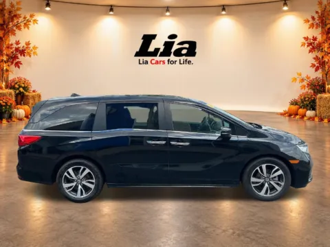 Photos of 2022 Honda Odyssey Touring for sale in Buffalo, NY at Lia Honda Williamsville