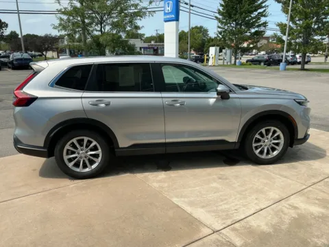 Photos of 2024 Honda CR-V EX-L for sale in Buffalo, NY at Lia Honda Williamsville