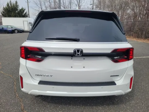 More photos of 2026 Honda Odyssey Touring at Lia Honda Williamsville, NY
