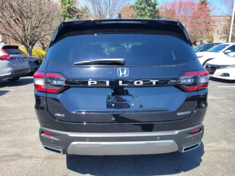 More photos of 2026 Honda Pilot Touring at Lia Honda Williamsville, NY