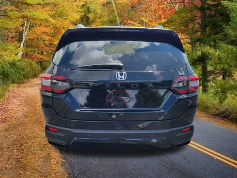 More photos of 2026 Honda Pilot Black Edition at Lia Honda Williamsville, NY