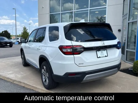 More photos of 2024 Honda Pilot EX-L at Lia Honda Williamsville, NY