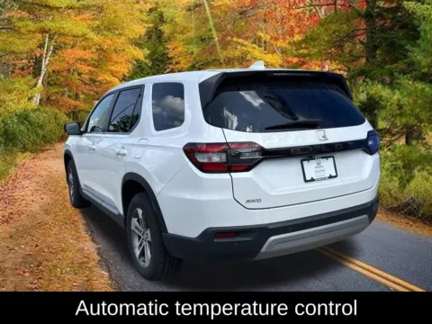 More photos of 2024 Honda Pilot EX-L at Lia Honda Williamsville, NY