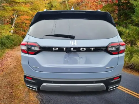 More photos of 2026 Honda Pilot Touring at Lia Honda Williamsville, NY