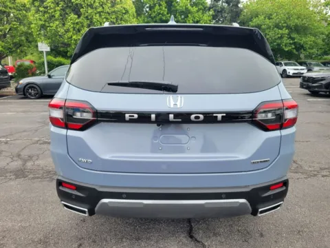 More photos of 2026 Honda Pilot Touring at Lia Honda Williamsville, NY