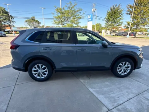 Photos of 2027 Honda CR-V LX for sale in Buffalo, NY at Lia Honda Williamsville