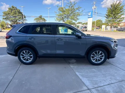 Photos of 2027 Honda CR-V EX for sale in Buffalo, NY at Lia Honda Williamsville