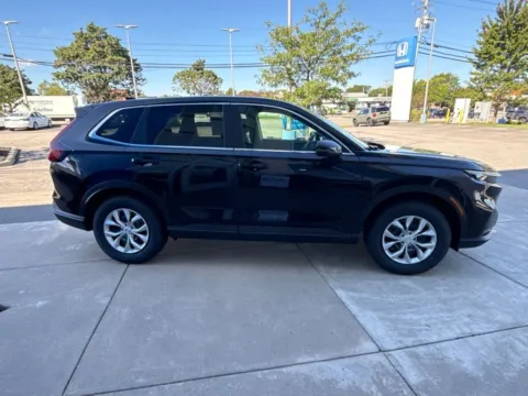 Photos of 2027 Honda CR-V LX for sale in Buffalo, NY at Lia Honda Williamsville