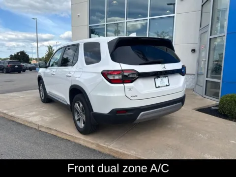More photos of 2024 Honda Pilot EX-L at Lia Honda Williamsville, NY