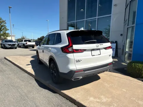 More photos of 2027 Honda CR-V Hybrid Sport Touring at Lia Honda Williamsville, NY