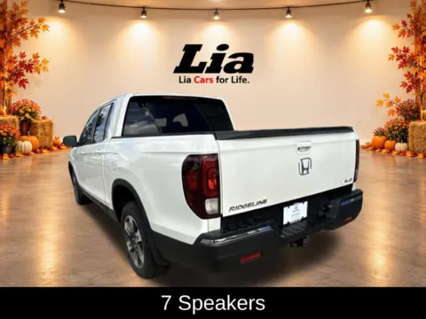 More photos of 2017 Honda Ridgeline RTL at Lia Honda Williamsville, NY