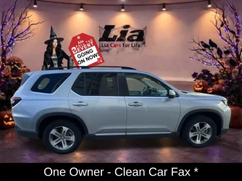Photos of 2026 Honda Pilot EX-L for sale in Buffalo, NY at Lia Honda Williamsville