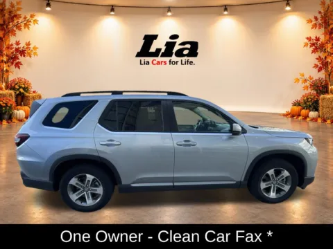 Photos of 2026 Honda Pilot EX-L for sale in Buffalo, NY at Lia Honda Williamsville