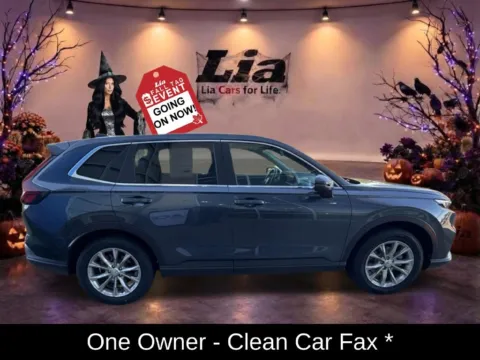 Photos of 2024 Honda CR-V EX-L for sale in Buffalo, NY at Lia Honda Williamsville