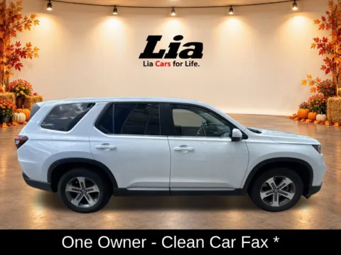 Photos of 2024 Honda Pilot EX-L for sale in Buffalo, NY at Lia Honda Williamsville