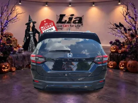 More photos of 2026 Honda Pilot Black Edition at Lia Honda Williamsville, NY