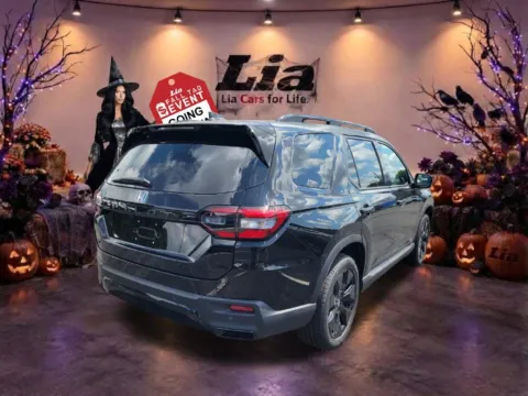 Another view of 2026 Honda Pilot Black Edition for sale in Buffalo, NY at Lia Honda Williamsville