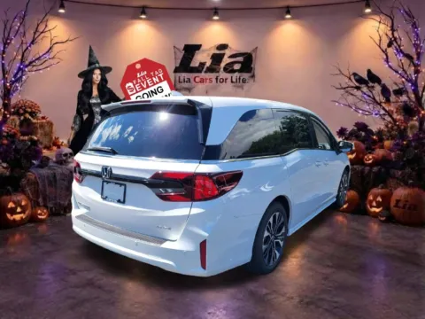 Another view of 2027 Honda Odyssey Elite for sale in Buffalo, NY at Lia Honda Williamsville