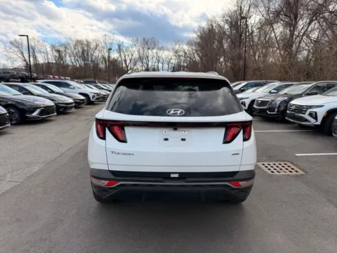 More photos of 2024 Hyundai Tucson SEL at Lia Hyundai Albany, NY