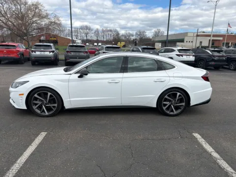 Photos of 2023 Hyundai Sonata SEL Plus for sale in Enfield, CT at Lia Hyundai of Enfield