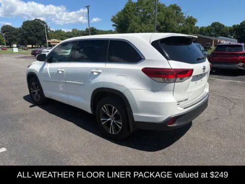 More photos of 2018 Toyota Highlander LE at Lia Hyundai of Enfield, CT