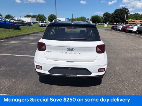 More photos of 2023 Hyundai Venue Limited at Lia Hyundai of Enfield, CT