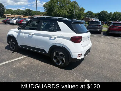 More photos of 2023 Hyundai Venue Limited at Lia Hyundai of Enfield, CT