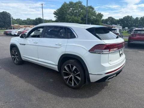 More photos of 2024 Volkswagen Atlas Cross Sport 2.0T SEL Premium R-Line at Lia Hyundai of Enfield, CT