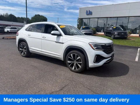 Unknown 2024 Volkswagen Atlas Cross Sport 2.0T SEL Premium R-Line for sale in Enfield, CT