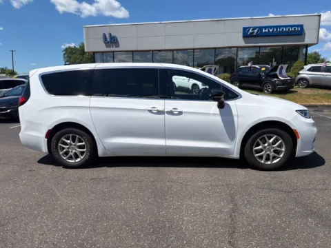 Photos of 2025 Chrysler Pacifica Select for sale in Enfield, CT at Lia Hyundai of Enfield