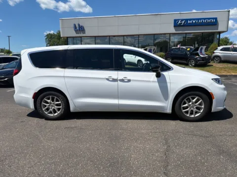 Photos of 2025 Chrysler Pacifica Select for sale in Enfield, CT at Lia Hyundai of Enfield