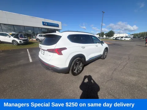 More photos of 2023 Hyundai Santa Fe SEL at Lia Hyundai of Enfield, CT