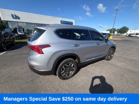 More photos of 2023 Hyundai Santa Fe Limited at Lia Hyundai of Enfield, CT