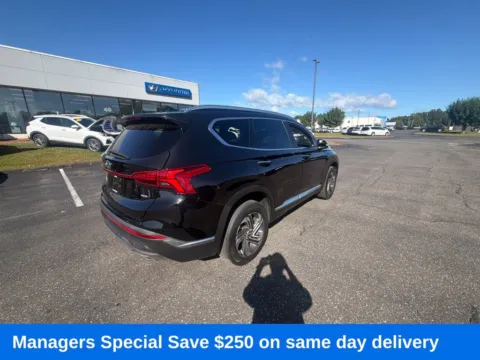 More photos of 2023 Hyundai Santa Fe SEL at Lia Hyundai of Enfield, CT