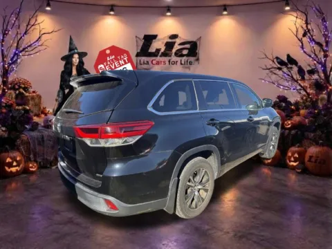 More photos of 2018 Toyota Highlander LE at Lia Hyundai of Enfield, CT