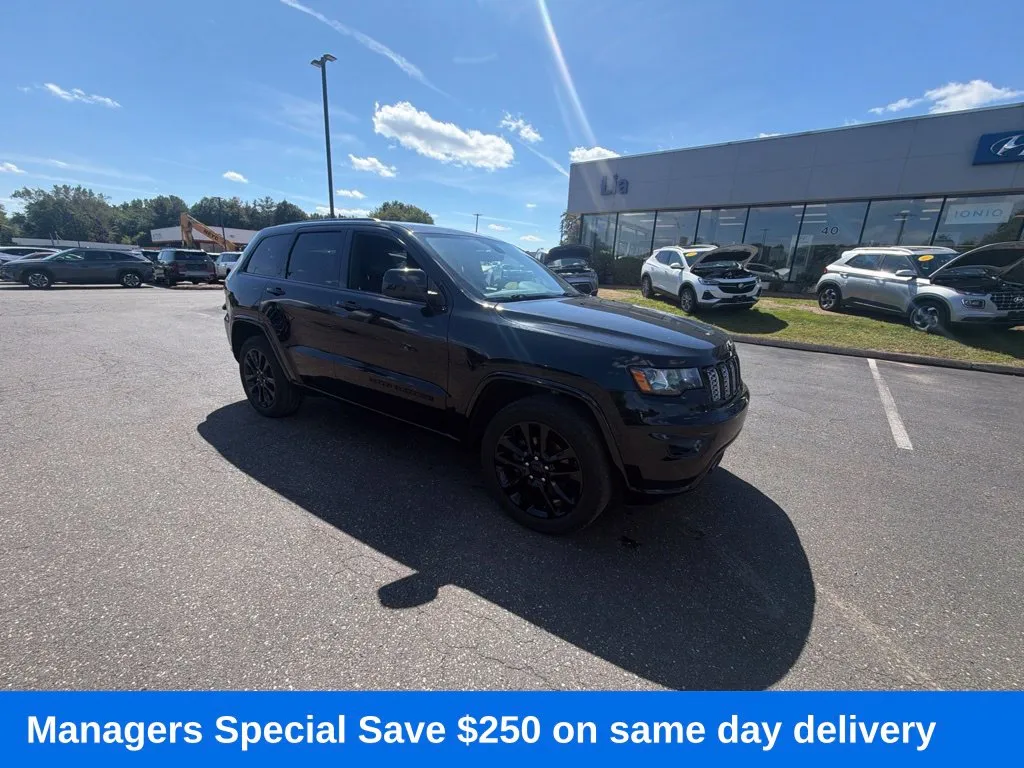 Black 2018 Jeep Grand Cherokee Altitude for sale in Enfield, CT