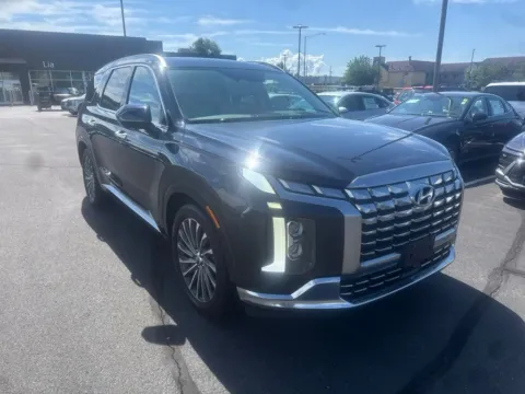 More photos of 2023 Hyundai Palisade Calligraphy at Lia Hyundai of Hartford, CT