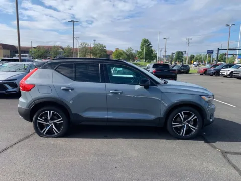 More photos of 2020 Volvo XC40 R-Design at Lia Hyundai of Hartford, CT