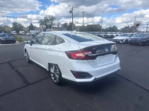 More photos of 2021 Honda Clarity Plug-In Hybrid Touring at Lia Hyundai of Hartford, CT