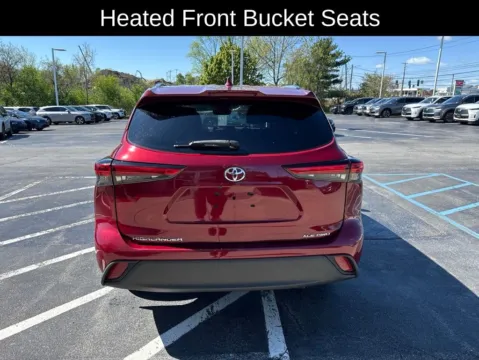 More photos of 2021 Toyota Highlander XLE at Lia INFINITI, NY