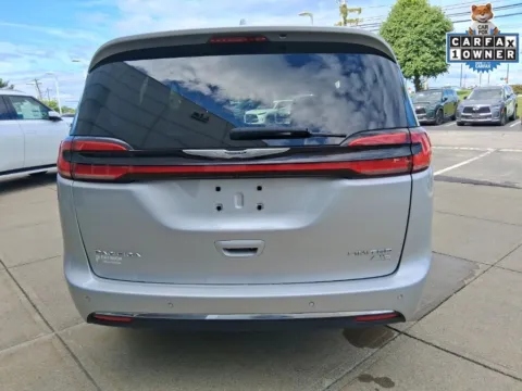 More photos of 2022 Chrysler Pacifica Limited at Lia INFINITI, NY