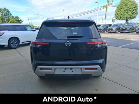 More photos of 2022 Nissan Pathfinder SL at Lia INFINITI, NY