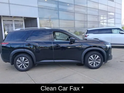 Photos of 2022 Nissan Pathfinder SL for sale in Cohoes, NY at Lia INFINITI