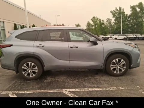 Photos of 2024 Toyota Highlander XLE for sale in Cohoes, NY at Lia INFINITI